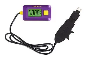 a képen:  Ermenrich Zing CT30 auto-tesztelő